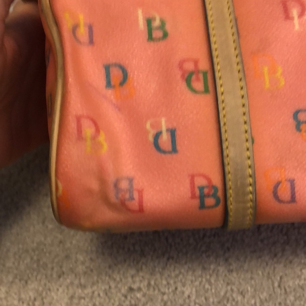 Pink Dooney & Burke hand bag. Used condition. - Picture 3 of 8